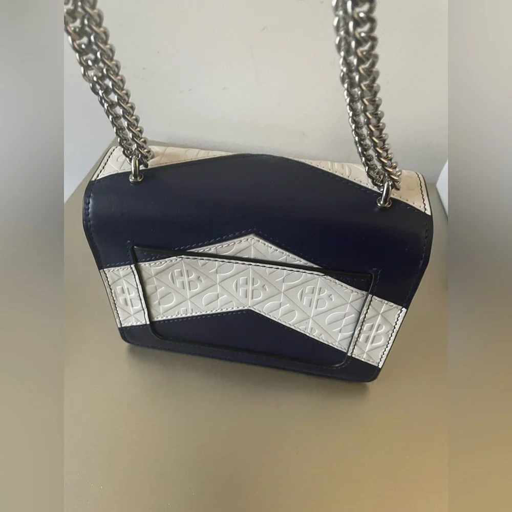 NWOT Navy and white leather crossbody bag with silver chain strap and hardware! - Picture 2 of 6